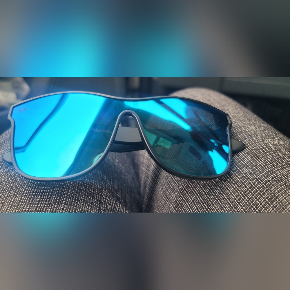 Unisex Mirrored sunglasses NWT
